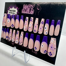 Load image into Gallery viewer, Purple Daisy Nails
