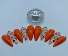 Cargar imagen en el visor de la galería, Orange Butterfly Nail Set
