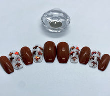 Load image into Gallery viewer, Brown Leaf Nail Set
