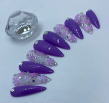 Cargar imagen en el visor de la galería, Purple Snowflake Nail Set
