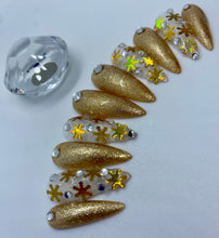 Load image into Gallery viewer, Gold Snowflake Nail Set
