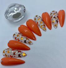 Cargar imagen en el visor de la galería, Orange Butterfly Nail Set
