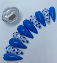 Cargar imagen en el visor de la galería, Dark Blue Butterfly Nail Set
