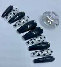 Load image into Gallery viewer, Black Butterfly Nail Set
