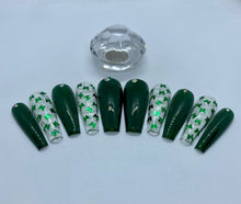Charger l&#39;image dans la galerie, Dark Green Butterfly Nail Set

