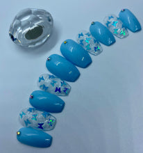 Cargar imagen en el visor de la galería, Baby Blue Butterfly Nail Set

