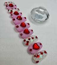 Charger l&#39;image dans la galerie, Pink Queen Of Hearts Nail Set
