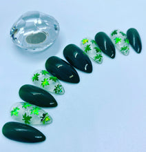 Load image into Gallery viewer, Dark Green Leaf Nail Set
