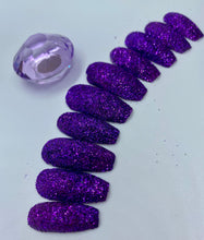 Load image into Gallery viewer, Sparkly Purple Nail Set
